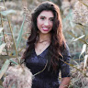 Meet your Posher, Eleni